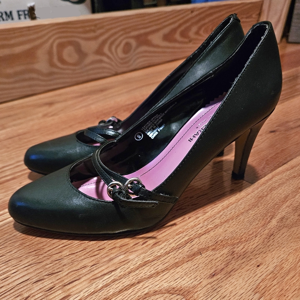 Isaac Mizrahi black heels